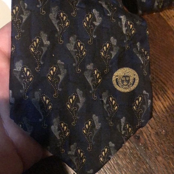 Vintage Gianni Versace Medusa navy and gold silk tie - Picture 2 of 4
